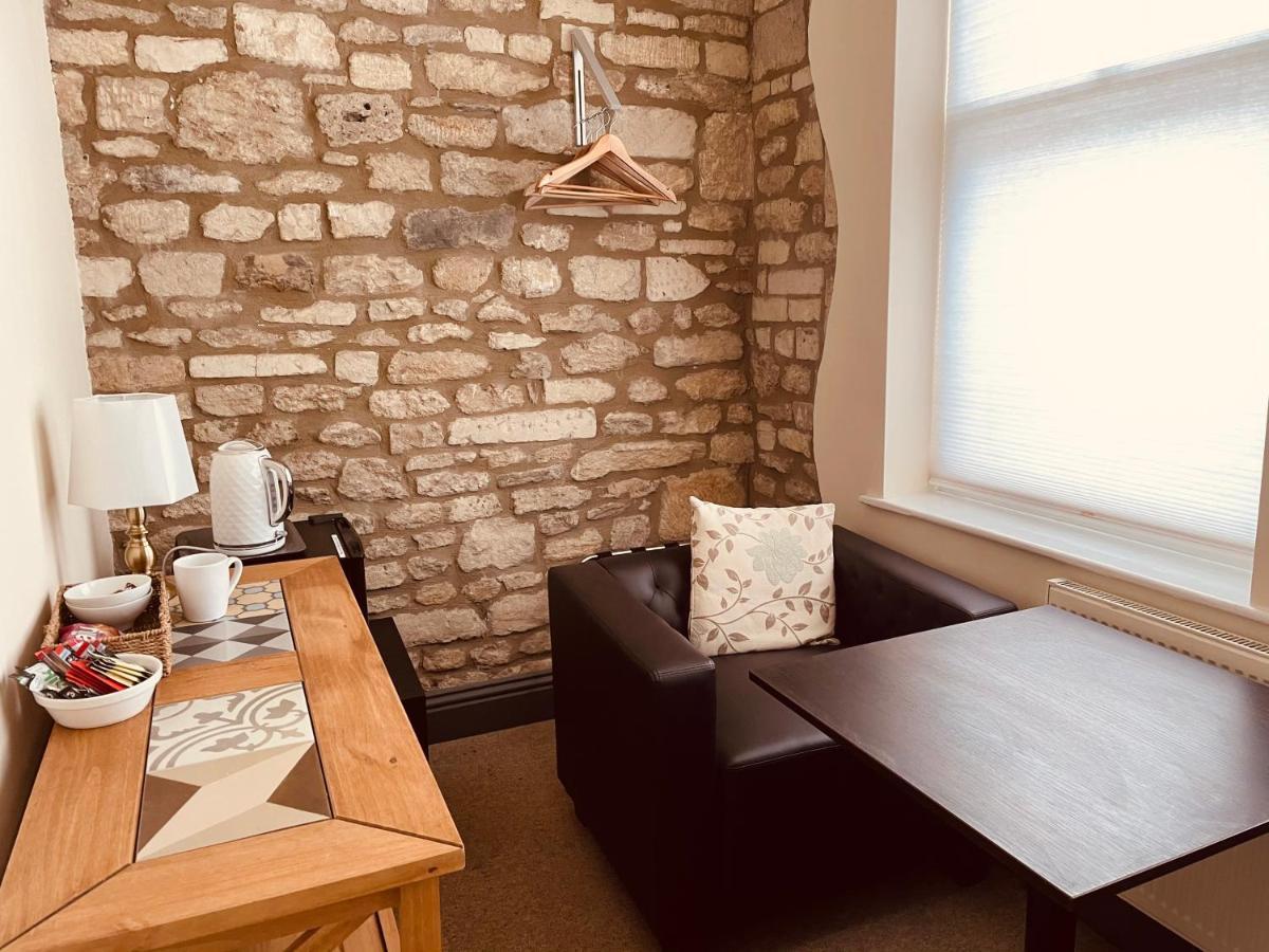 Bear Inn Bradford-On-Avon ภายนอก รูปภาพ