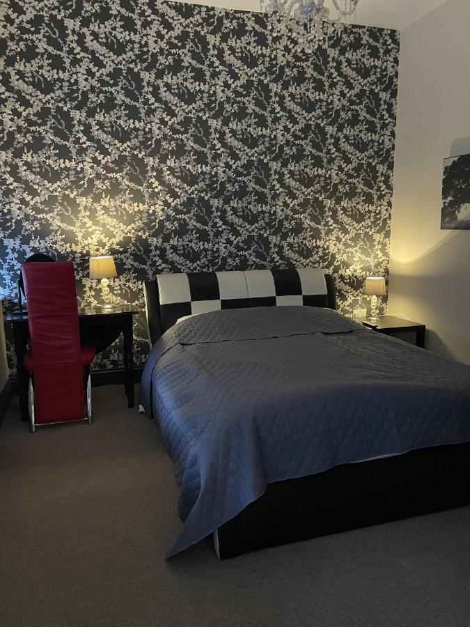 Bear Inn Bradford-On-Avon ภายนอก รูปภาพ