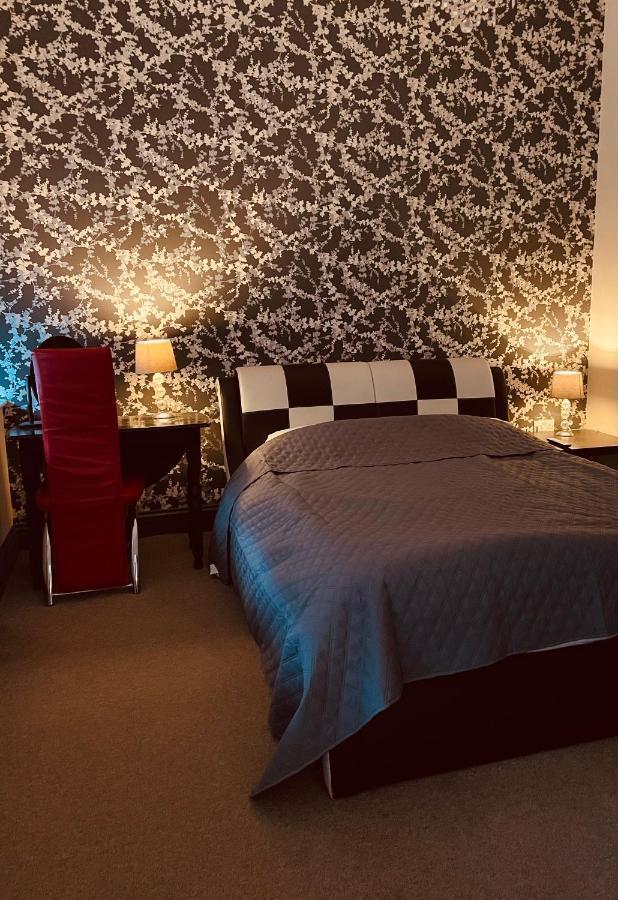 Bear Inn Bradford-On-Avon ภายนอก รูปภาพ